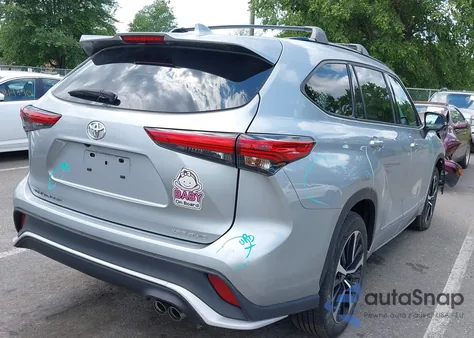2022 Toyota Highlander Xse z USA, uszkodzony, nr VIN 5TDLZRBHXNS240560
